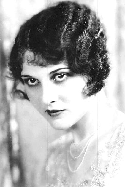 Lorraine Eason